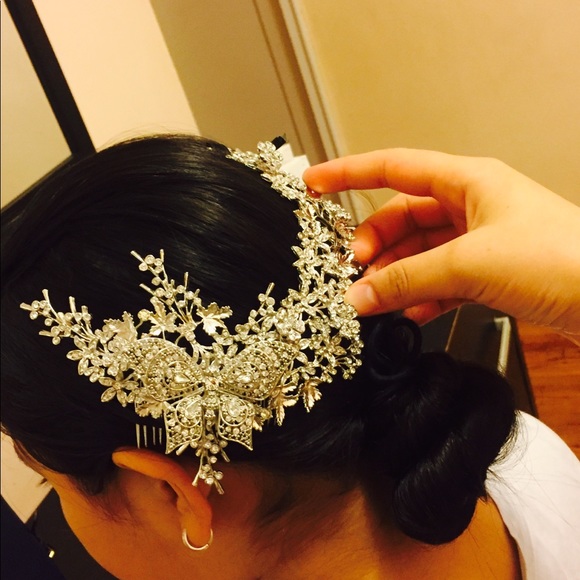 headpiece by Pronovias. 2017 collection - Picture 3 of 3